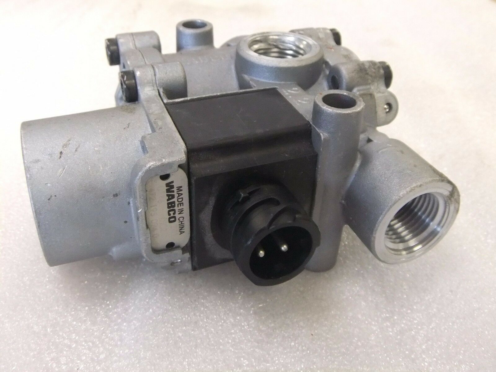 Meritor Wabco ABS Air Valve Pkg - Damaged Threads - P/N  472 195 094 0 (3939640180822)