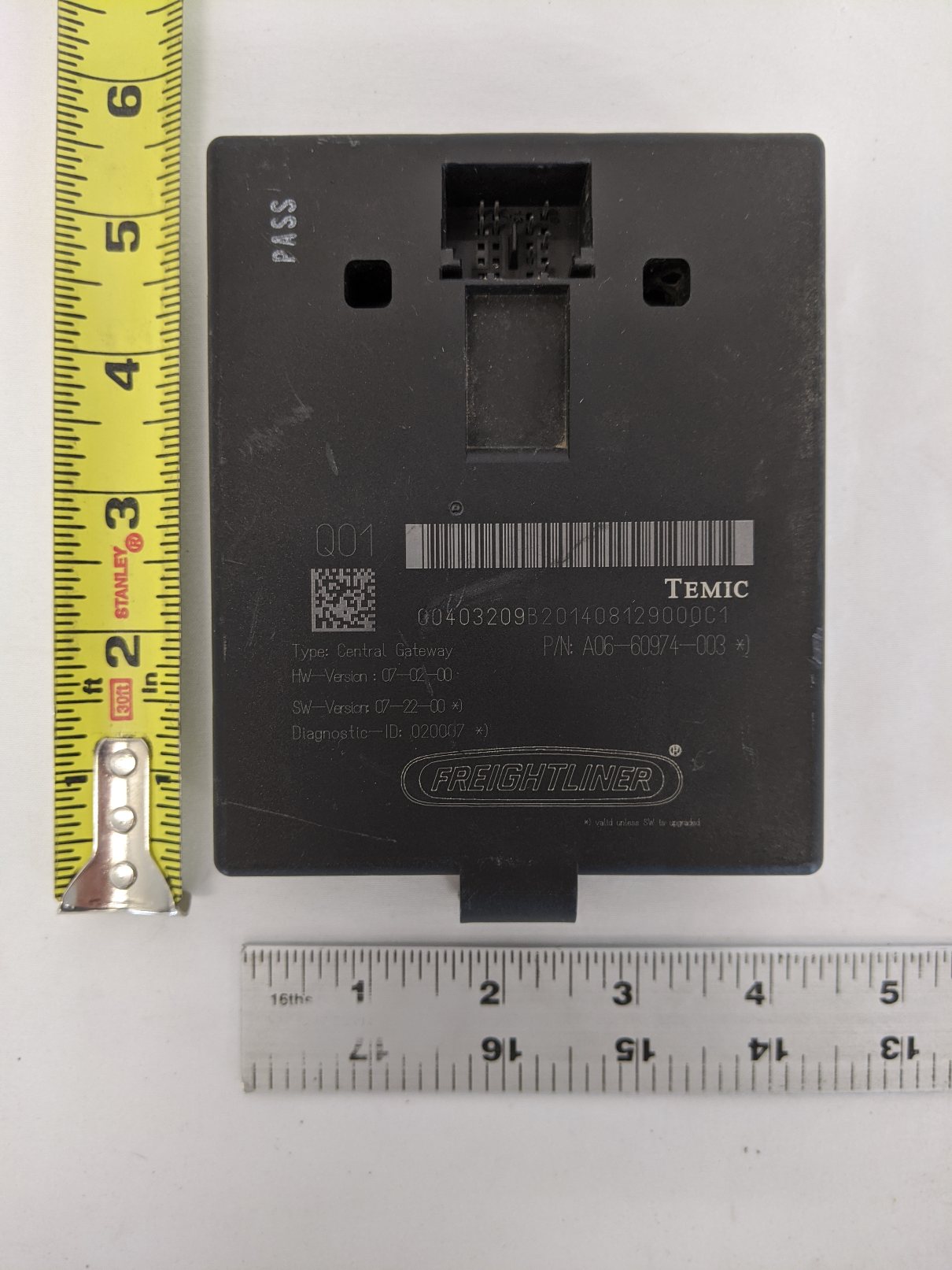 Used Freightliner Central Gateway Multiplexing Control Module -P/N A06-60974-005 (10175157469500)