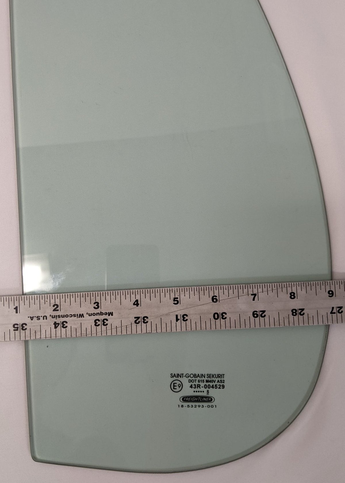 Freightliner Cascadia P3 RH Door Vent Glass | 18-53293-001