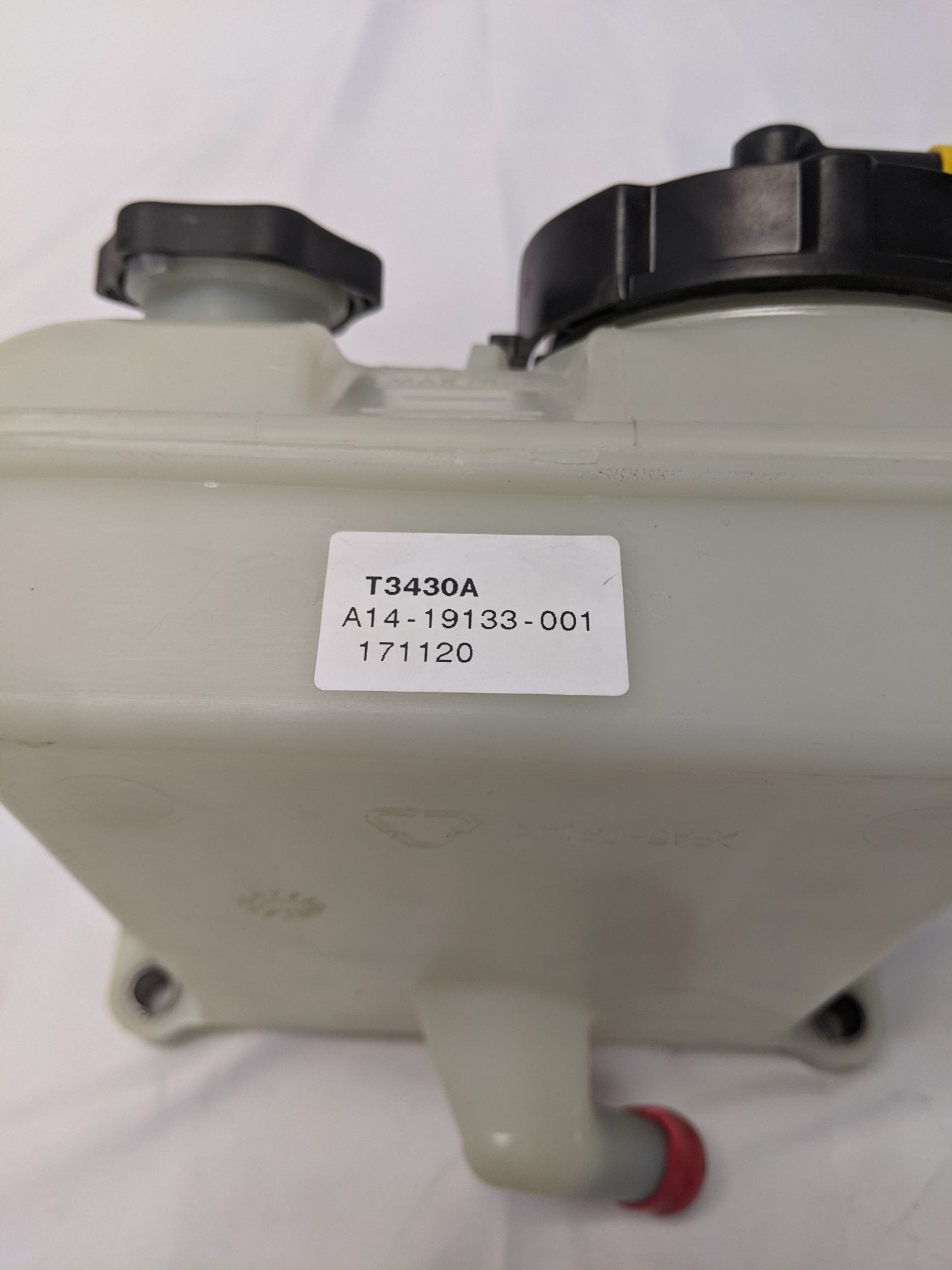 Freightliner M2 2QT Power Steering Reservoir A14-19133-001