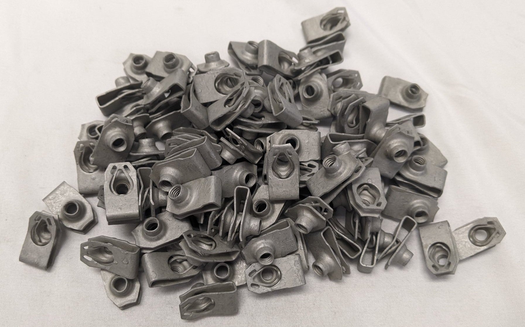 100 M6X1 Galvanized Steel U-Clip Speed Nuts