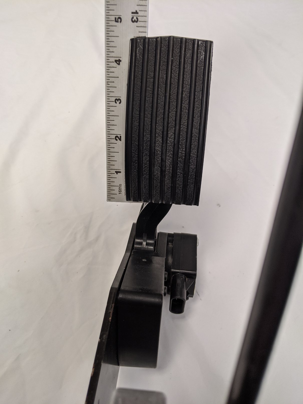 Freightliner Adjustable Suspension Pedal Assembly - A01-33226-000