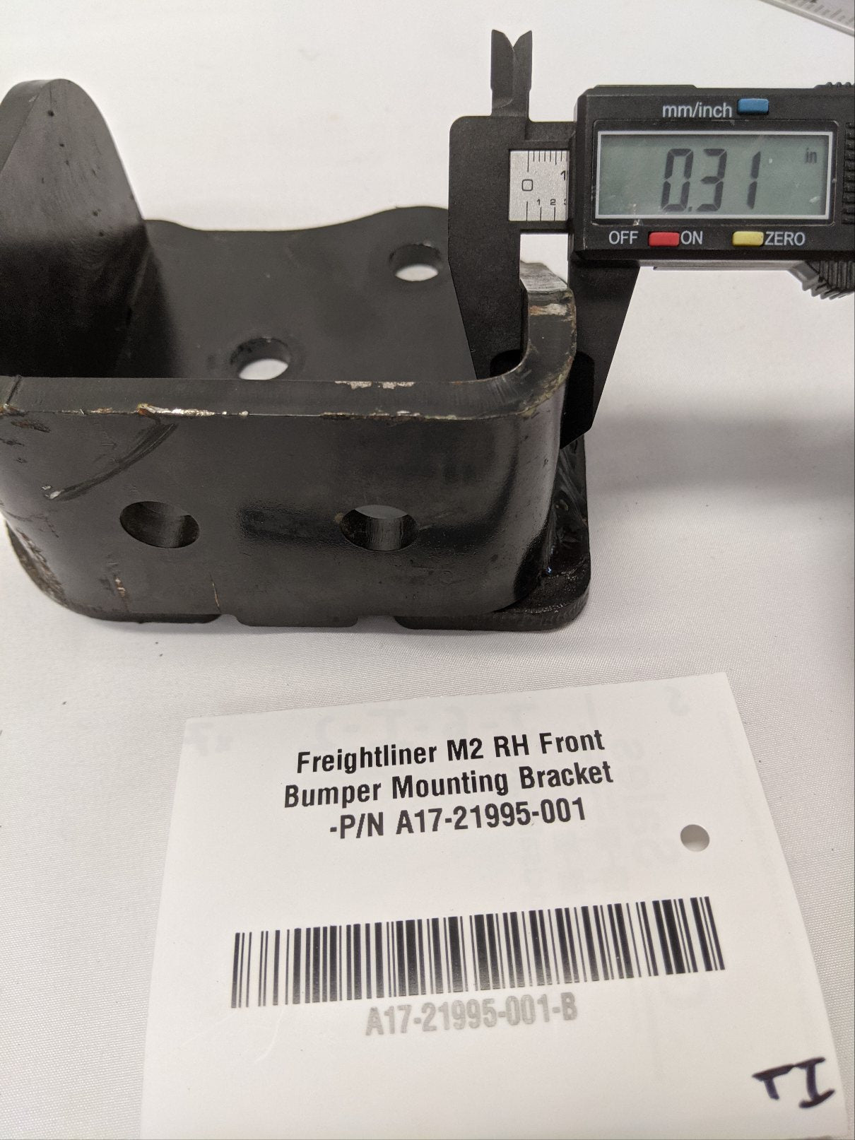 Freightliner M2 RH Front Bumper Mounting Bracket -P/N A17-21995-001