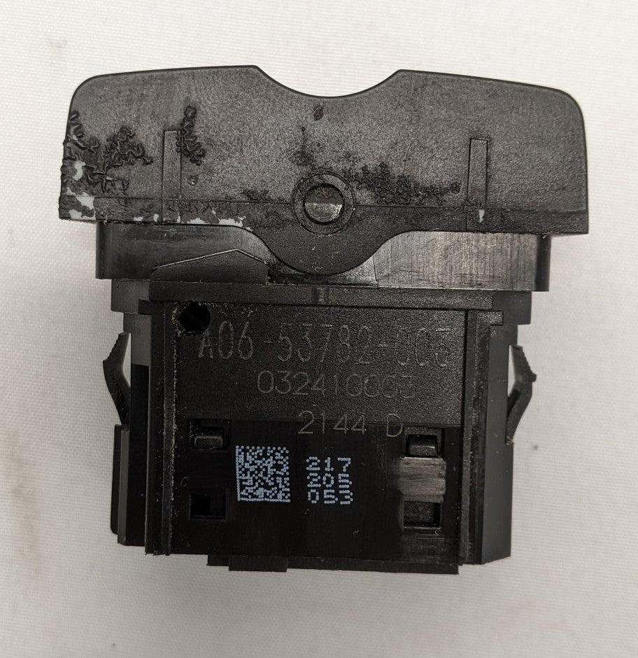 Freightliner Cascadia P3 Utility Lamp Rocker Switch A06-53782-003