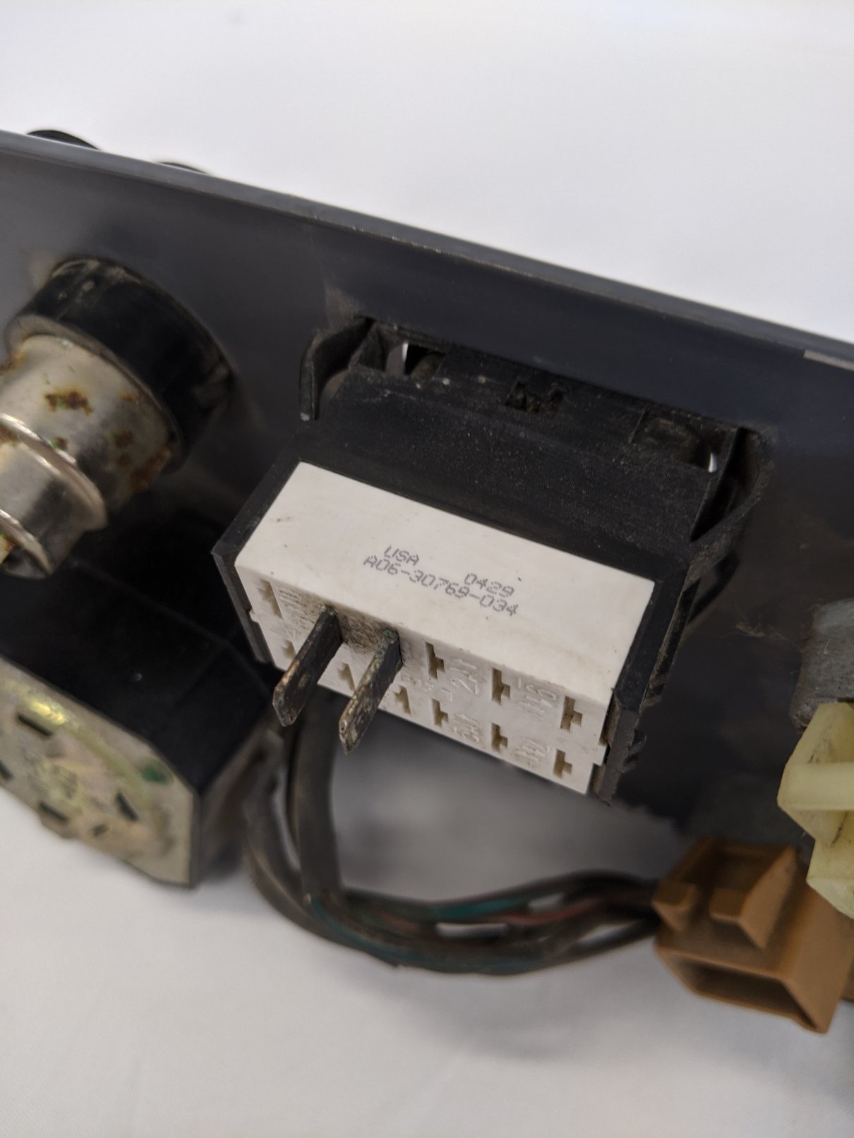 Used Freightliner Columbia Sleeper Cab Control Panel - P/N 22-46623-048