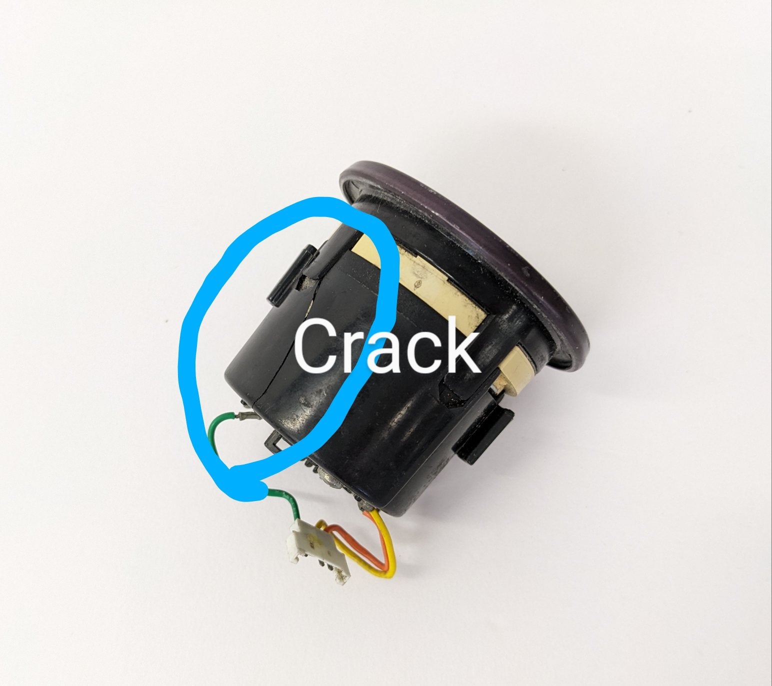 Damaged Freightliner Electromechanical Voltmeter Gauge - P/N 22-46509-000 (10106695483708)