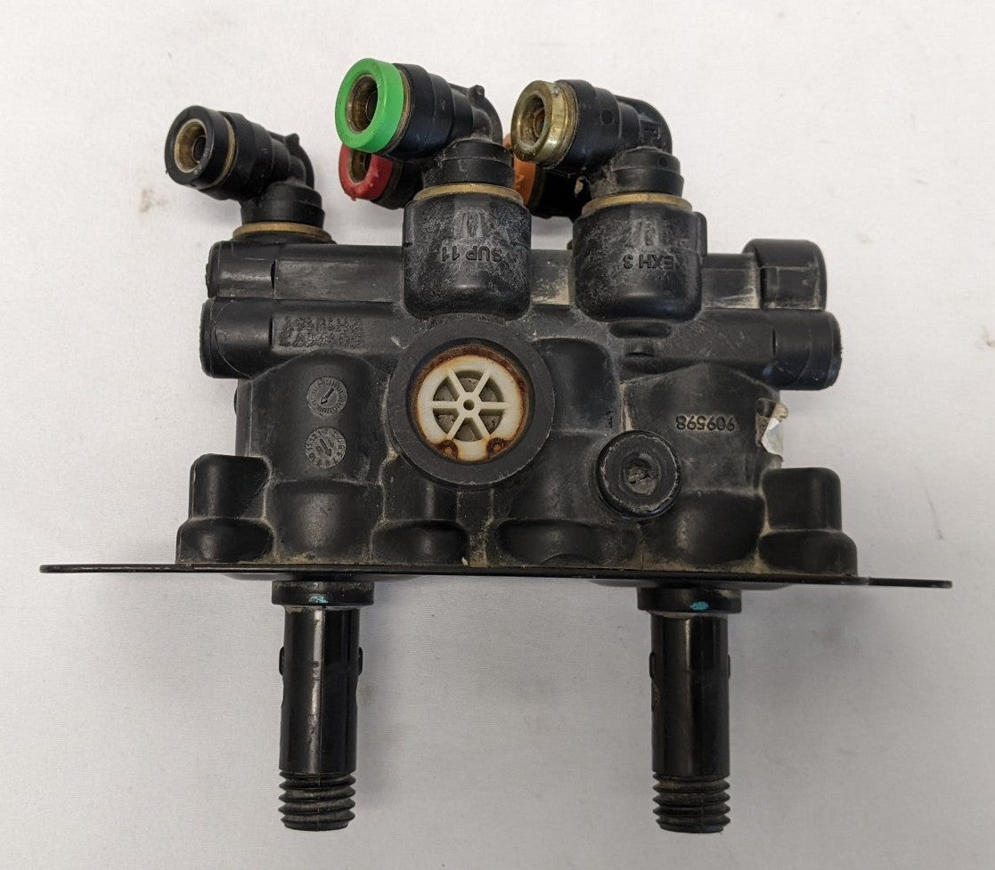 Used Bendix P3 Parking Brake Valve - P/N  12-21896-000