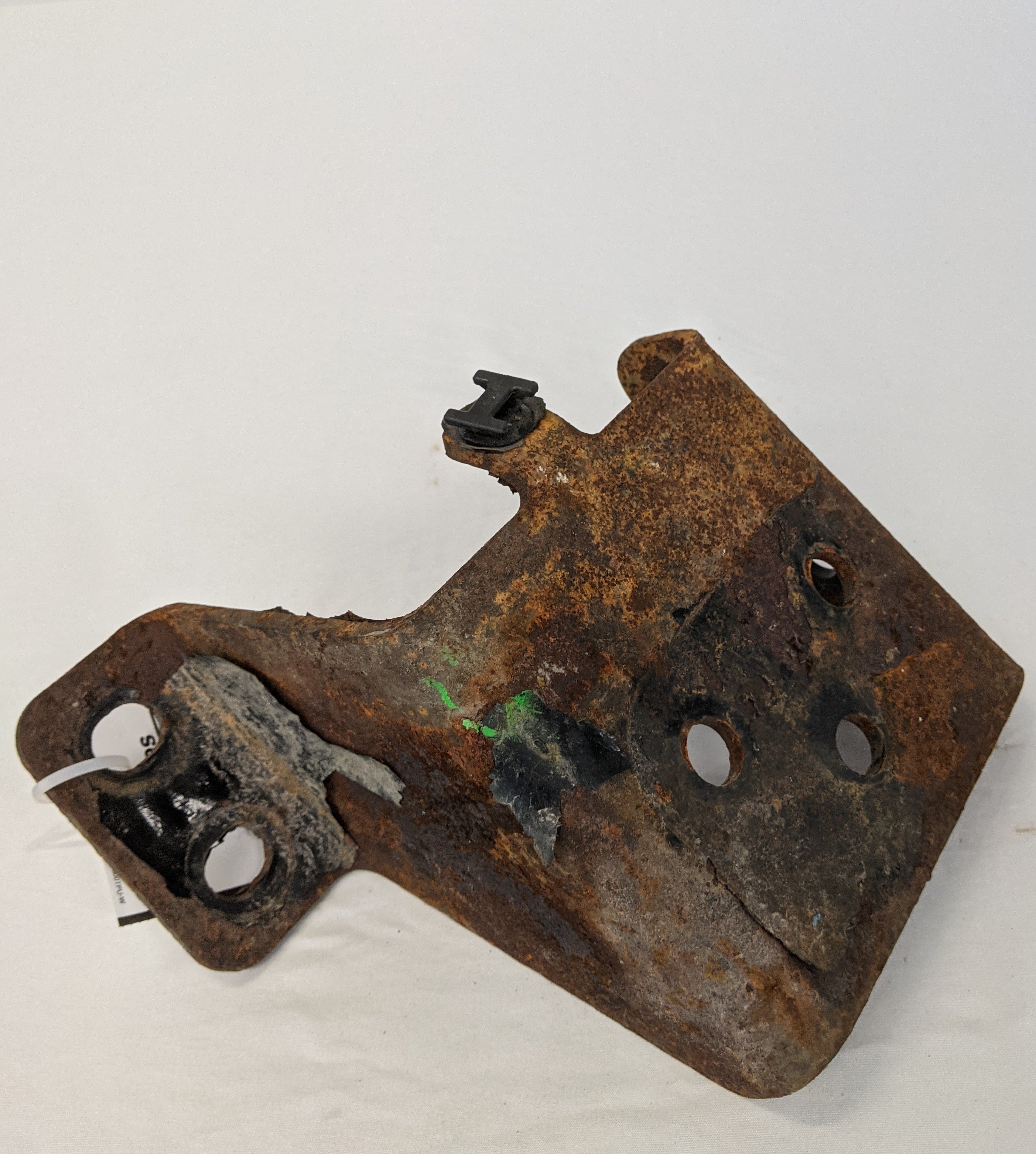 *Rusty* Freightliner Cascadia P3 LH Frame Air Dryer Bracket - P/N 12-22404-000 (10094979809596)