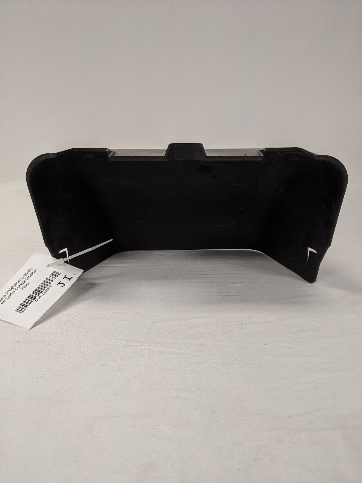 Used Freightliner Cascadia P3 Center Console Closeout Panel - P/N 22-62123-000