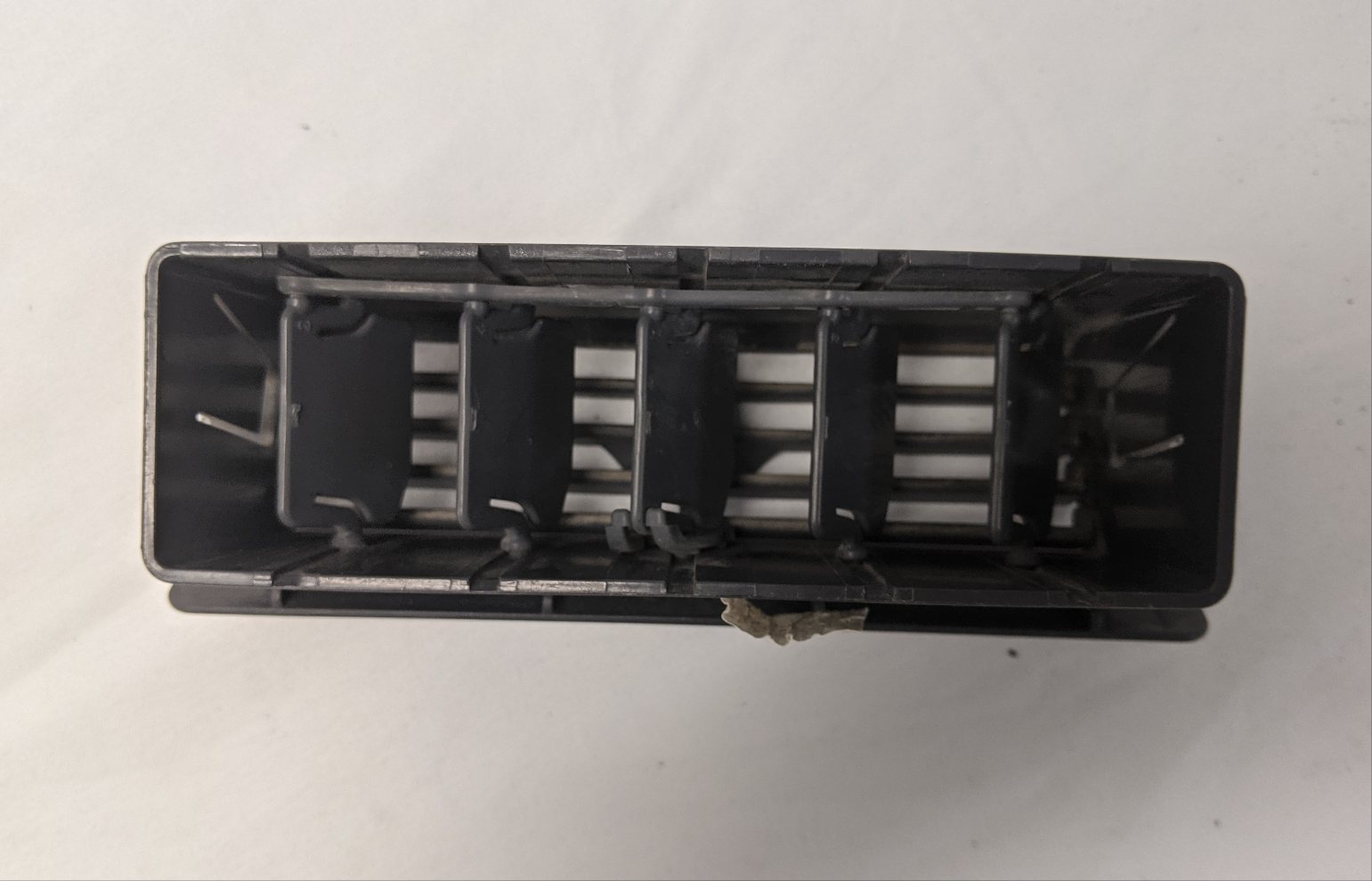 Used Freightliner Cascadia P3 Directional Dash Vent Louver - P/N A22-60527-000