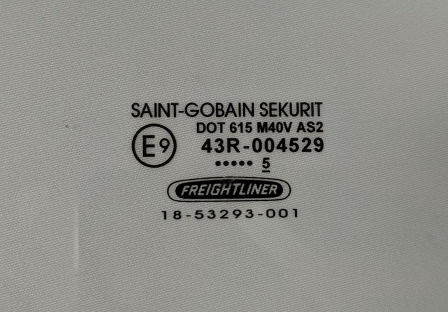 Freightliner Cascadia P3 RH Door Vent Glass | 18-53293-001
