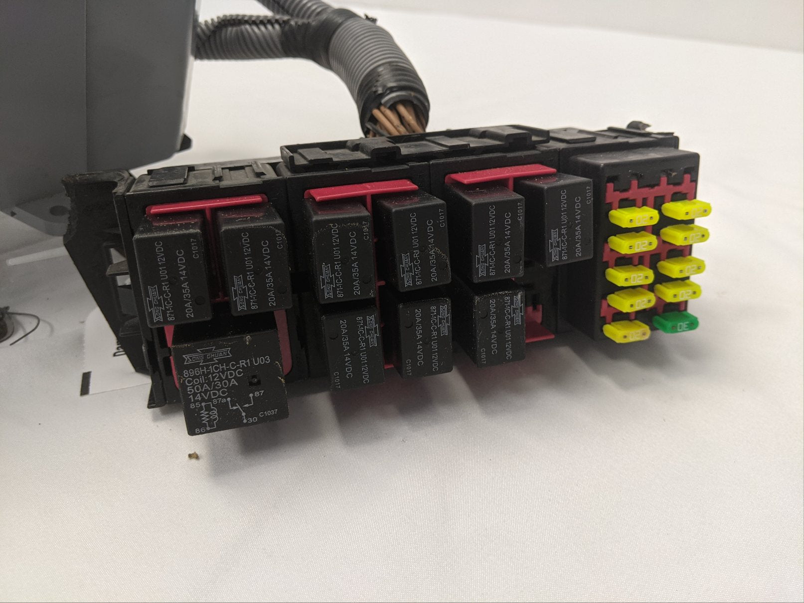 Damaged Freightliner PDB Optional Switch Panel & Wiring Box - P/N A06-77281-002