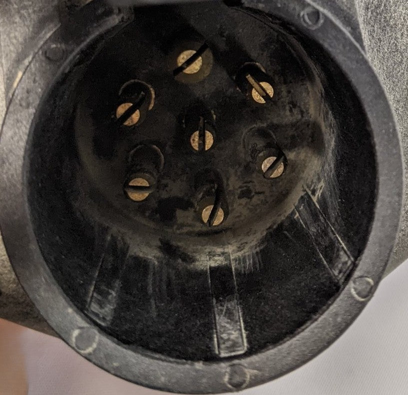 Phillips STA-DRY 7-Way Trailer Socket 2-Hole | 16-720