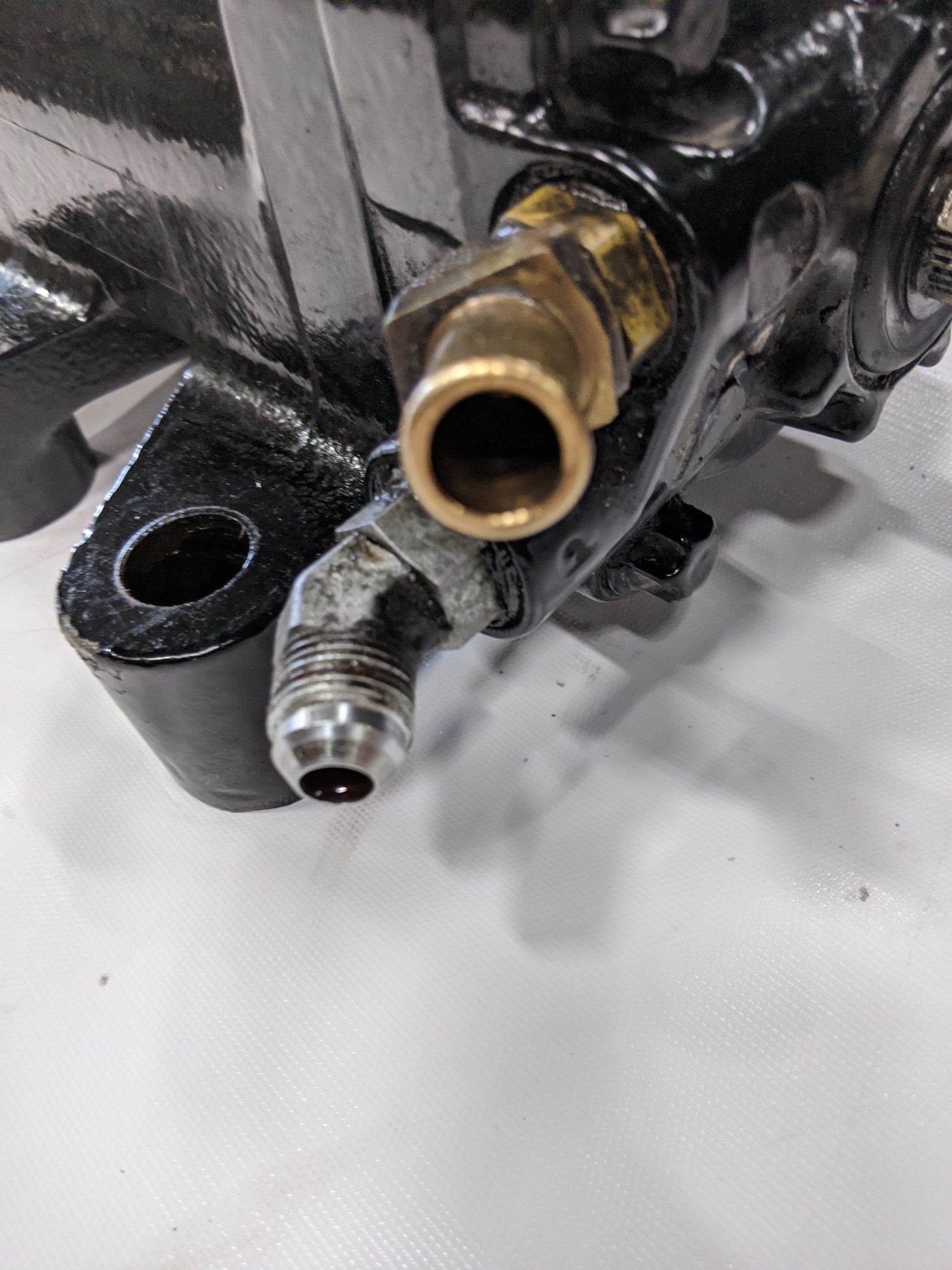 Used Freightliner Columbia Steering Gear Assembly - P/N 14-17729-000 (10118092783932)