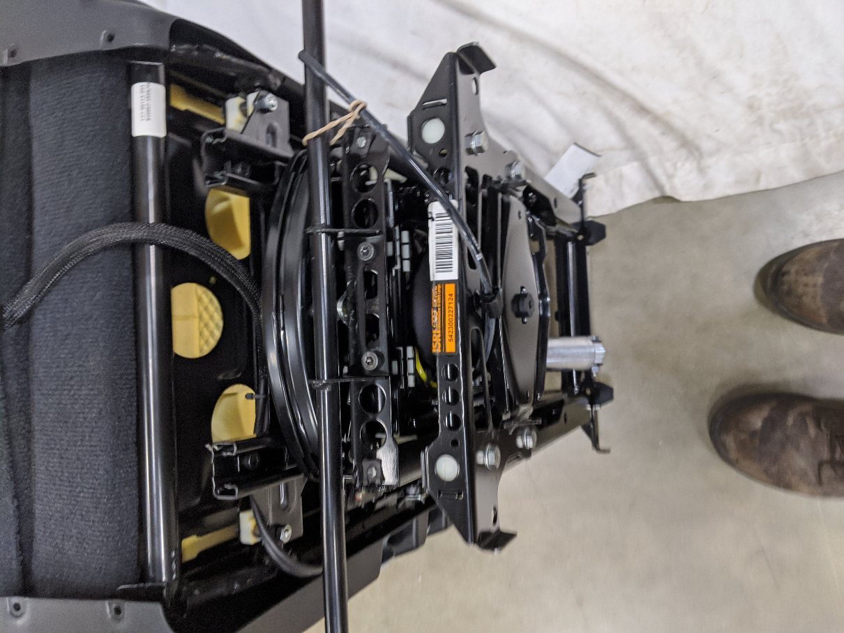 Damaged Western Star LH Complete L2 Swivel Seat Assembly - P/N ISR 816007 1016 (10162931401020)