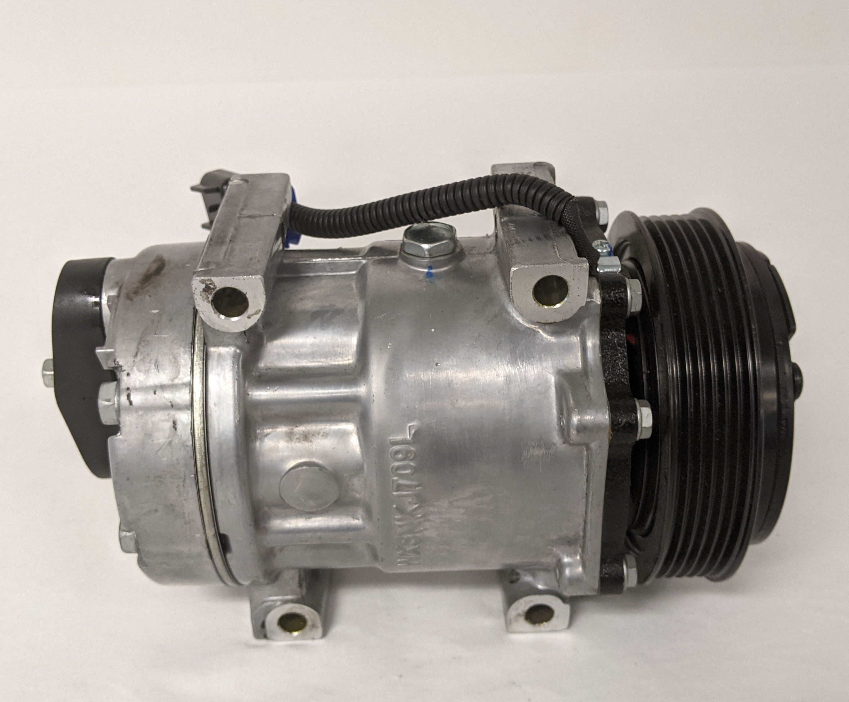 Used Alliance 12V 6 Groove DM A/C Compressor | ABPN83304QP7H154430