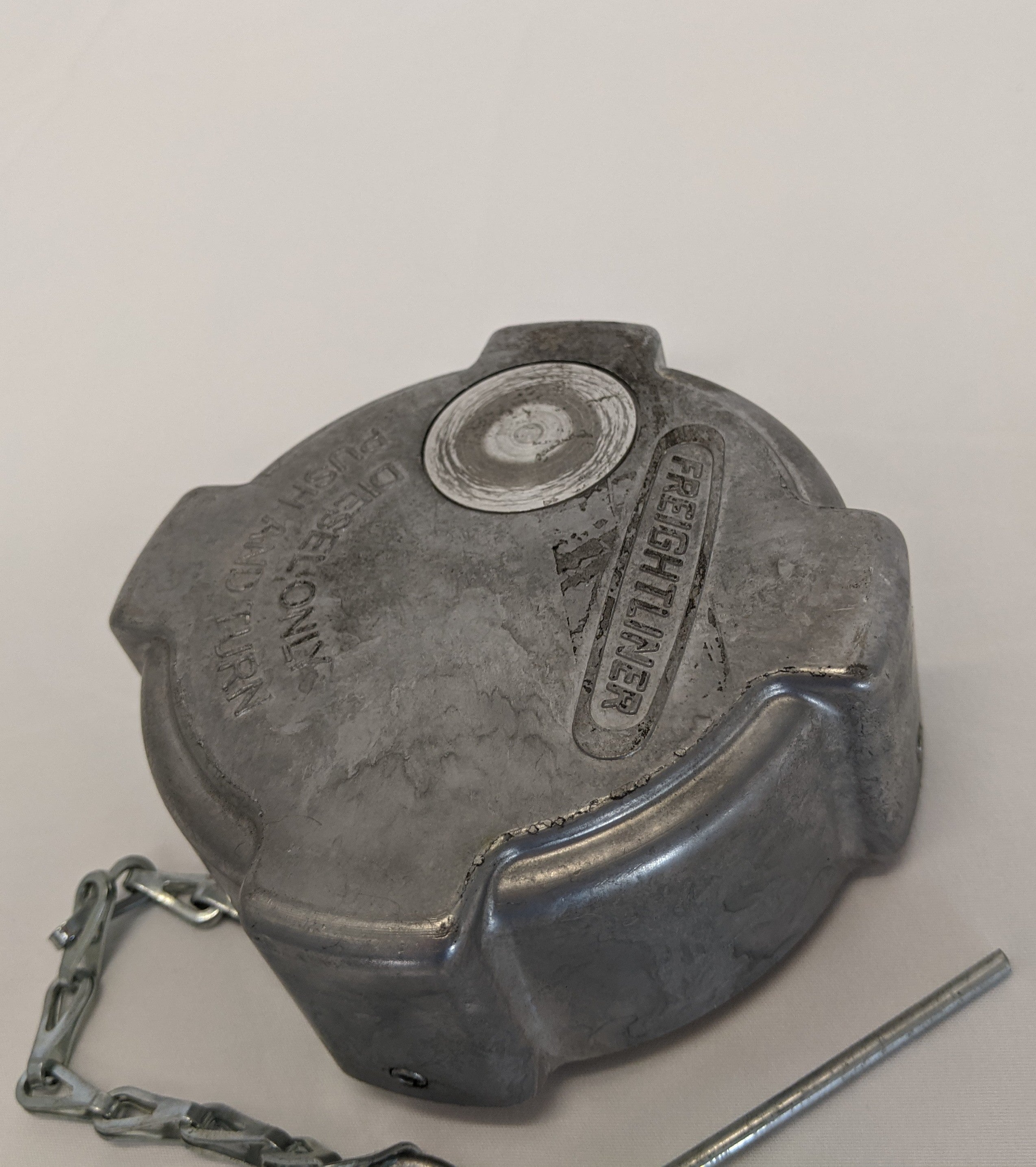 Freightliner No Lock Quarter Turn 3 1/2" Diesel Fuel Cap - P/N  03-37017-000 (3939435544662)