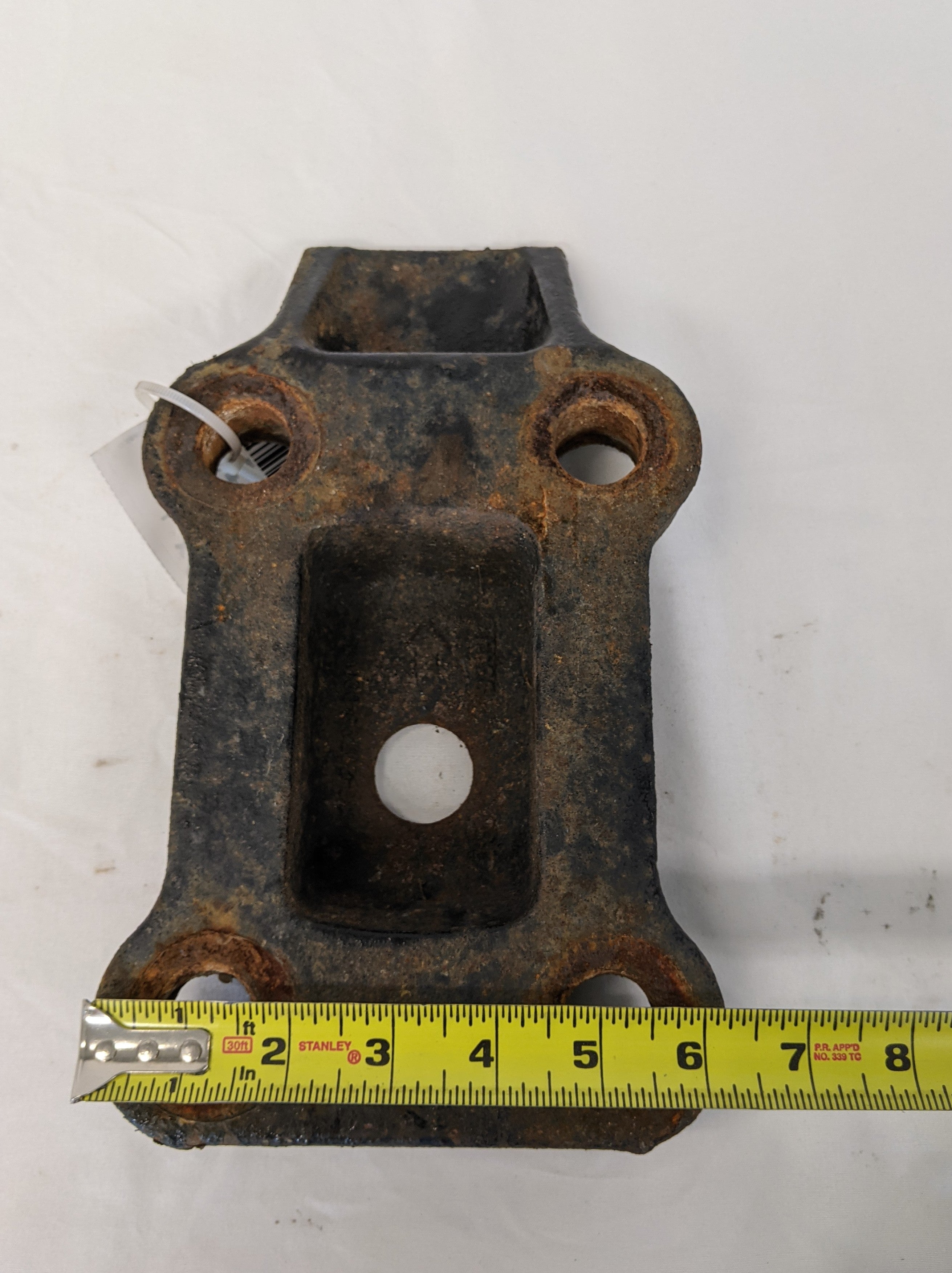 Used Freightliner Rear Suspension U-Bolt Retainer Bracket - P/N 16-20793-000 (10093051773244)