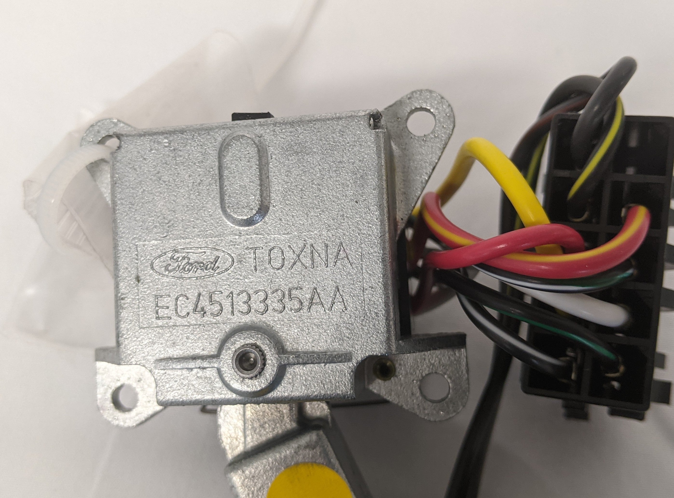 Damaged Ford Cargo Lights, Horn, Turn Signal Switch Arm - P/N EC4513335AA (10129901486396)