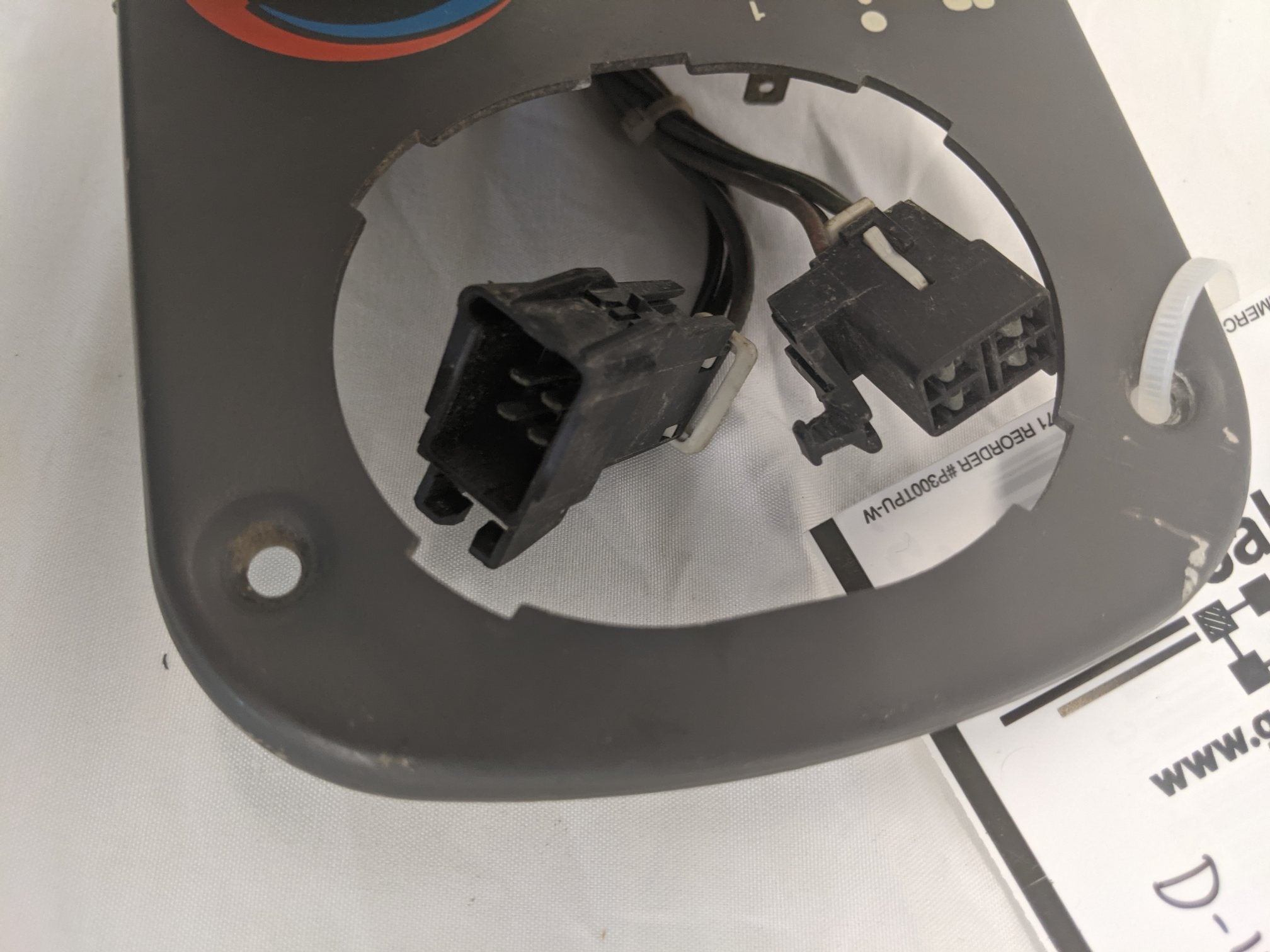 Used Freightliner Columbia Sleeper Cab Control Panel - P/N 22-46623-008