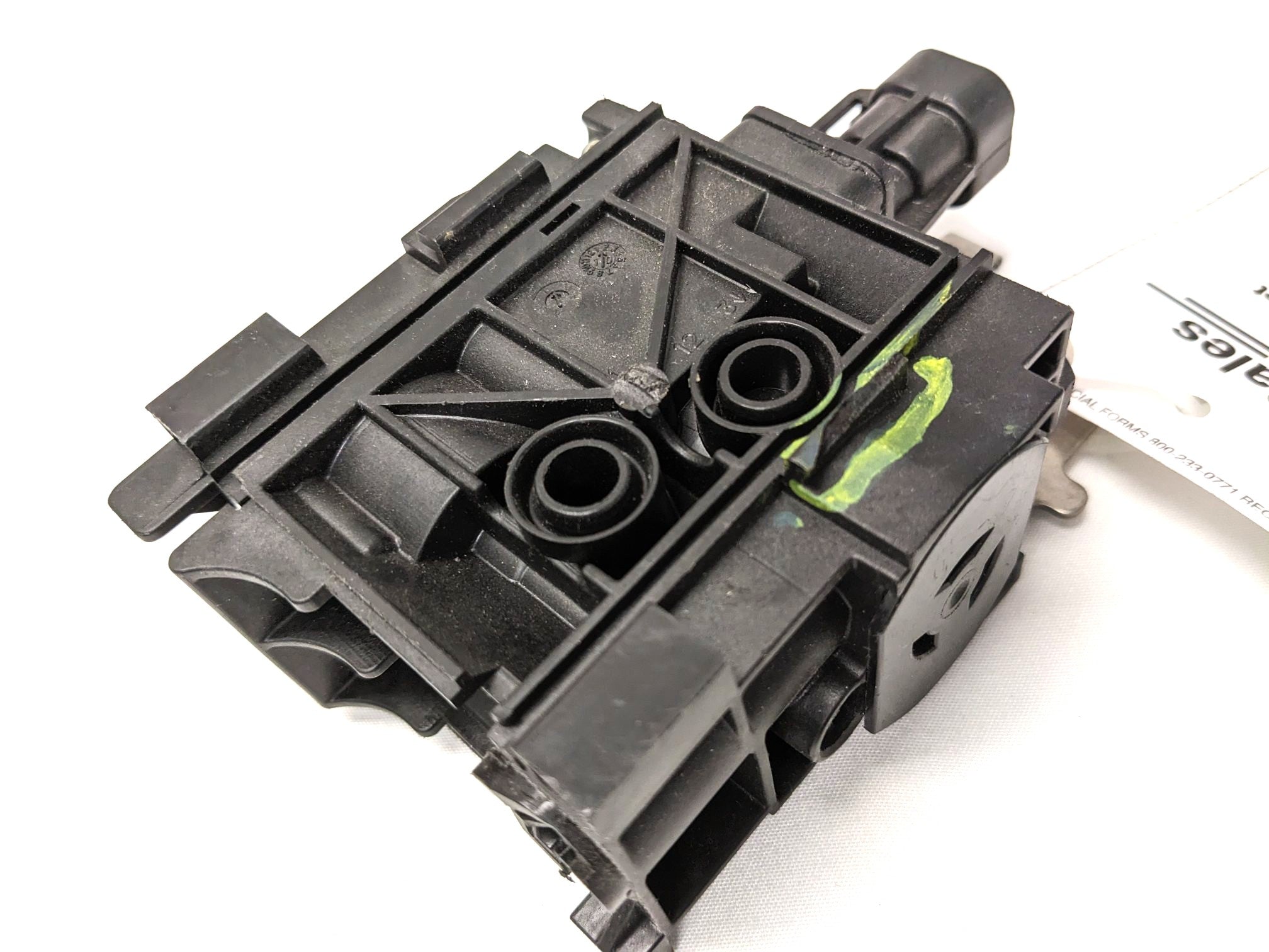 Freightliner 3-Way NC AMU Solenoid Valve | A12-19779-101