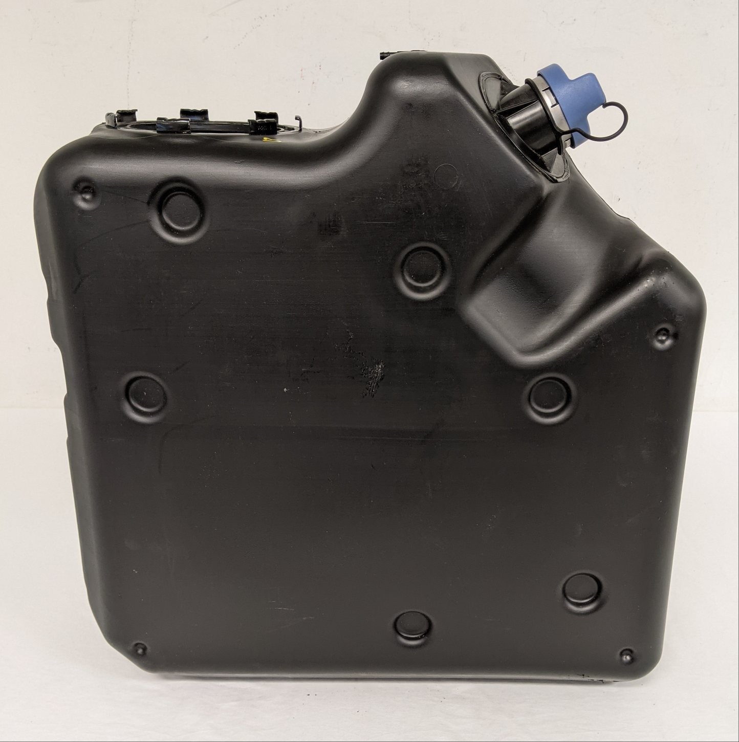 Used Freightliner LH Gen2 Short Fill 13 Gallon DEF Tank - A04-35189-009