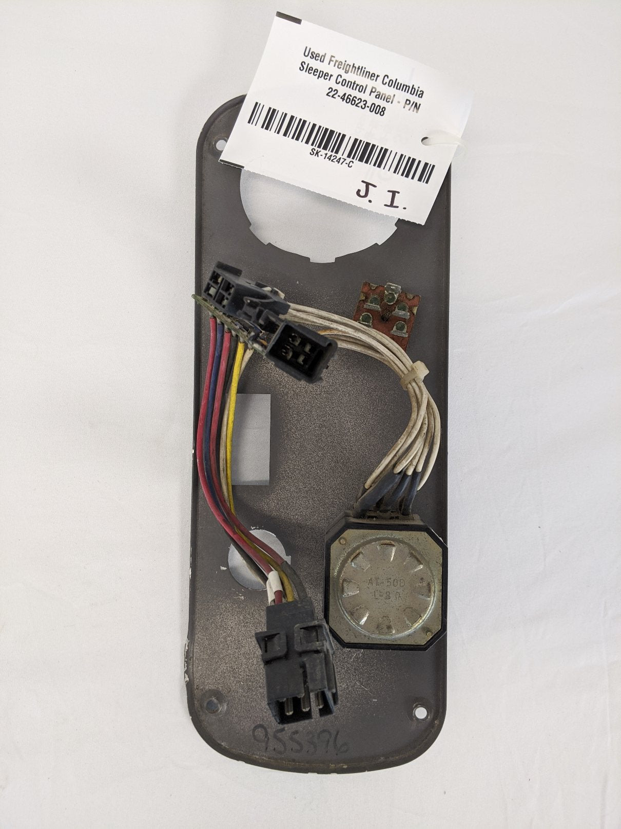 Used Freightliner Columbia Sleeper Control Panel - P/N 22-46623-008