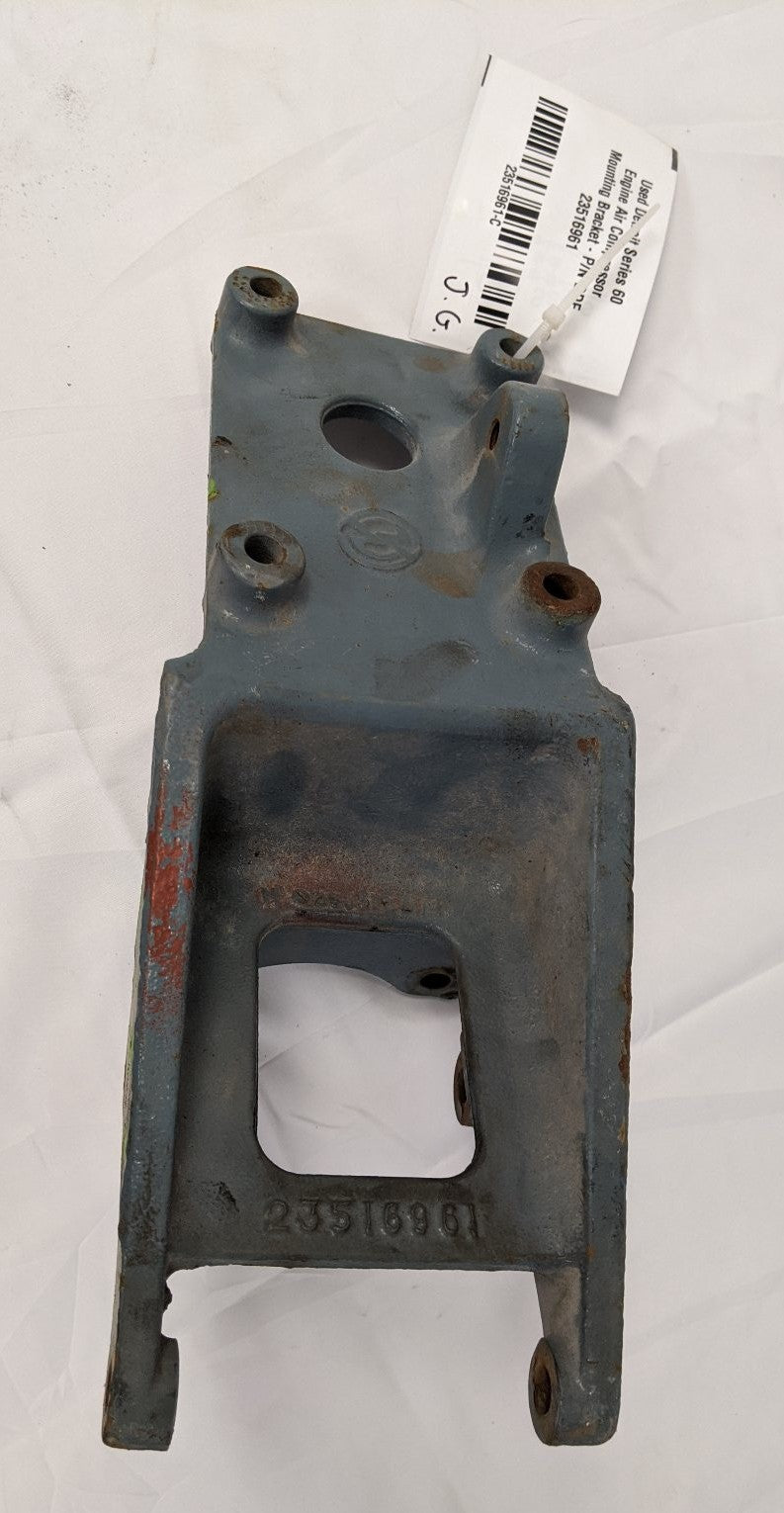 Detroit Engine Air Compressor Mounting Bracket - DDE 23516961
