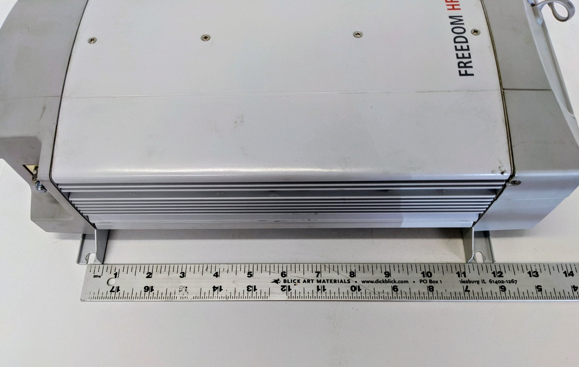 Used Xantrex Freedom HF 1055 1000 W 55A Inverter - P/N 806-1055 (10163705971004)