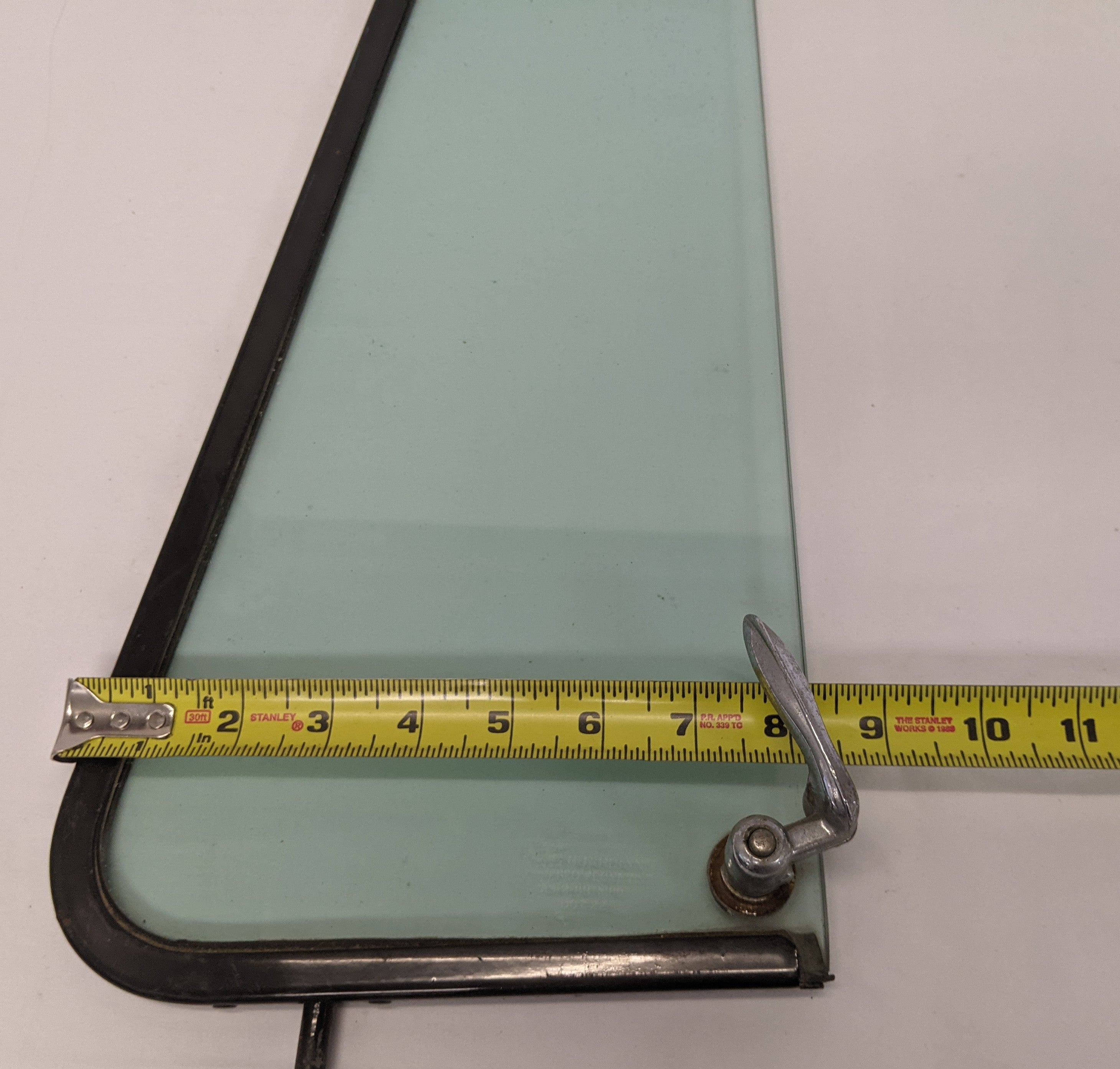 Used Freightliner FLD Classic RH Tinted Vent Window - P/N A18-17428-003 (10090903011644)