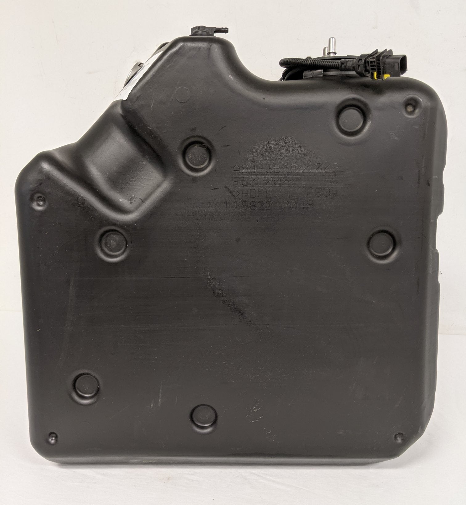 Used Freightliner Cummins DEF Tank - A04-35189-009 & Header - 04-31353-005