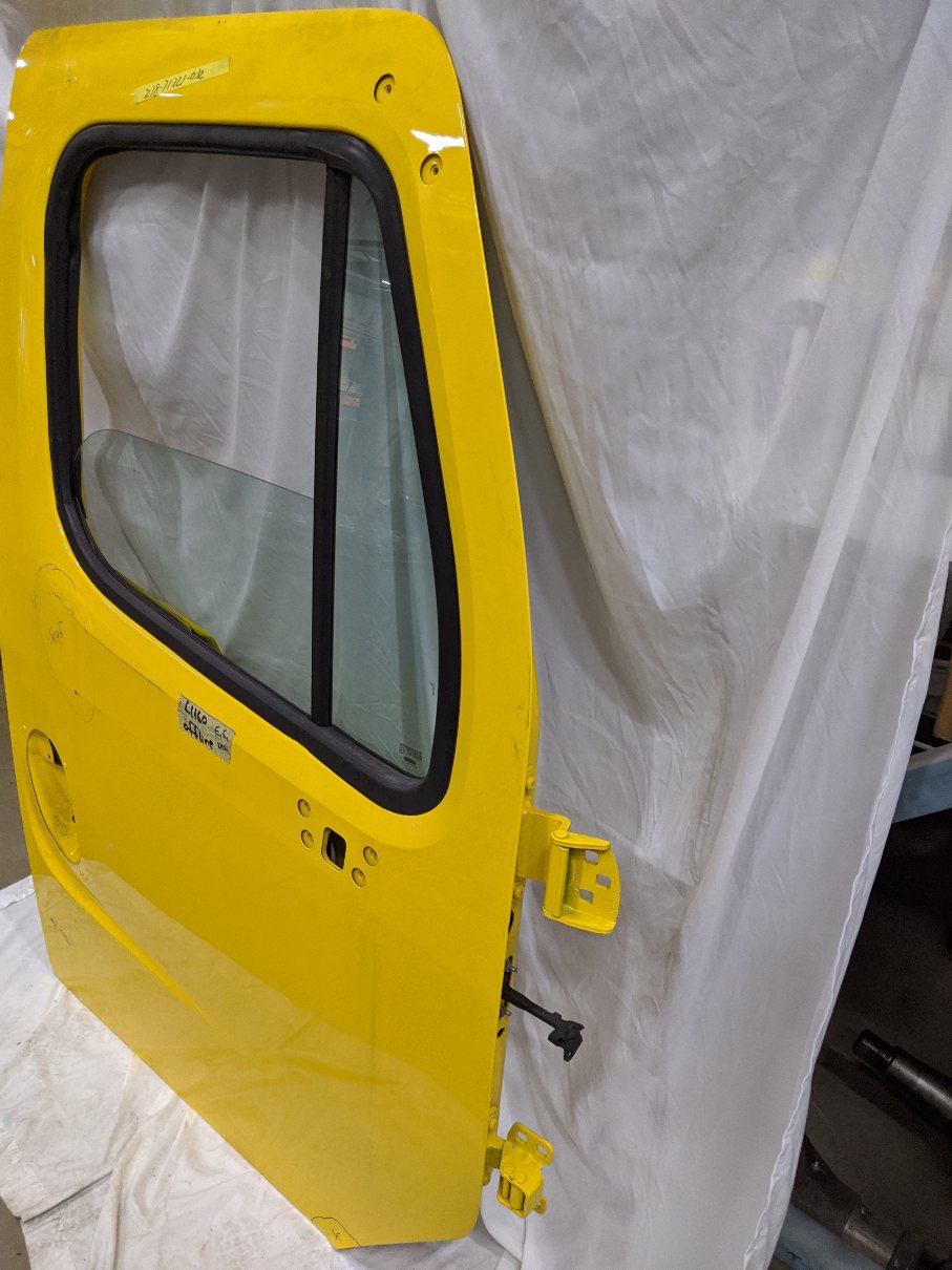 Damaged (1/2 Hr) Freightliner M2 Plus RH Door w/ Window - P/N Z18-71221-032 (10091449418044)
