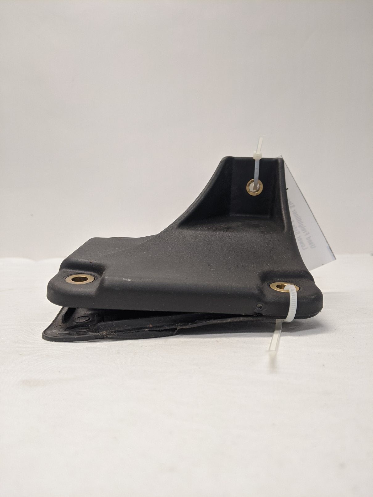 Used Freightliner Sleeper LH Lower Side Extender Brace w/ Seal -P/N 22-60787-010