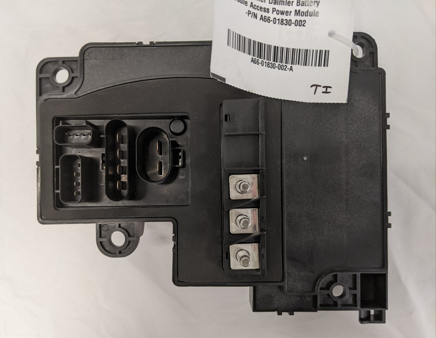 Freightliner Daimler Battery Cable Access Power Module -P/N A66-01830-002 (10171272757564)