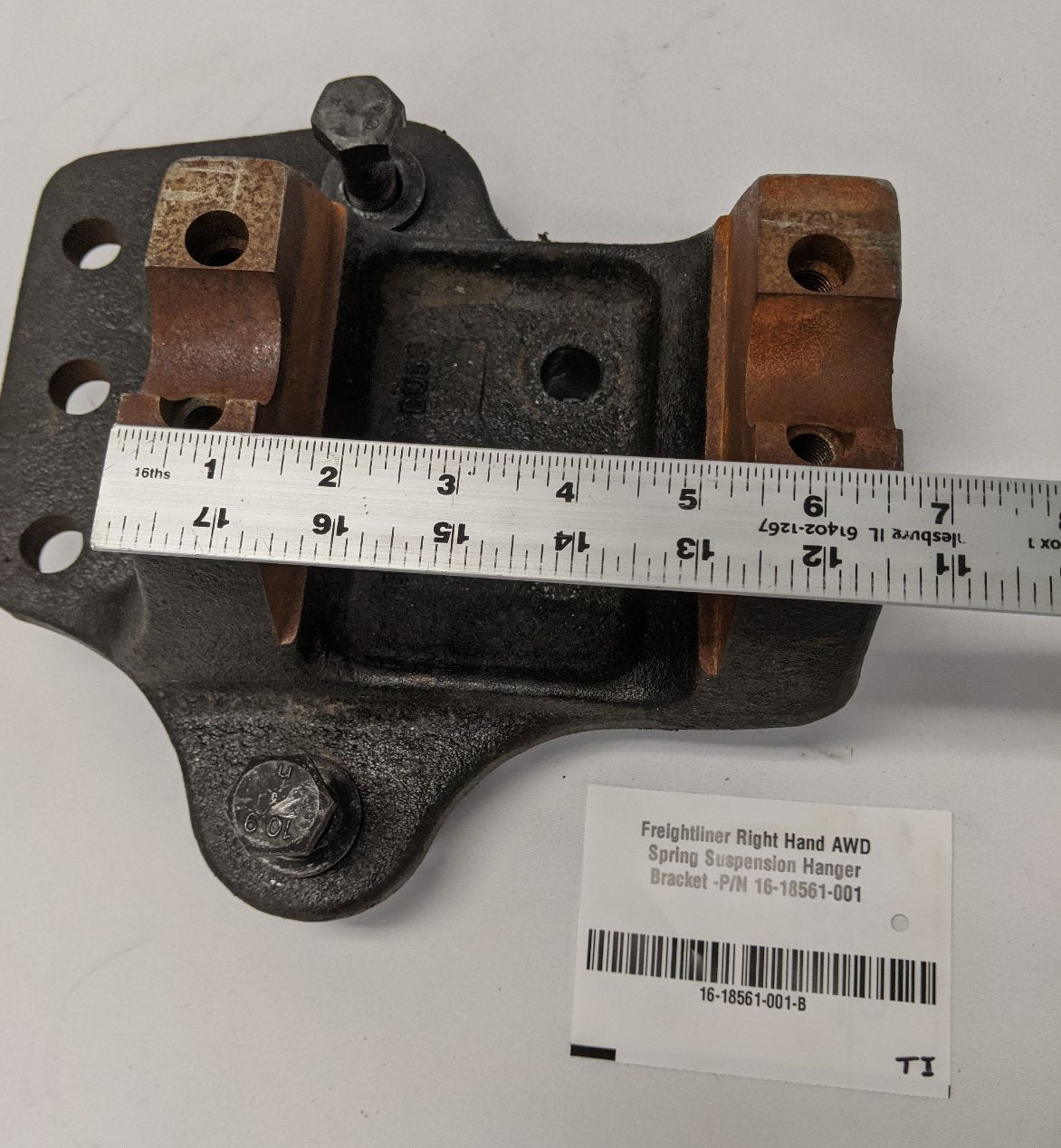 Freightliner M2 AWD RH Front Leaf Spring Hanger Bracket -P/N 16-18561-001