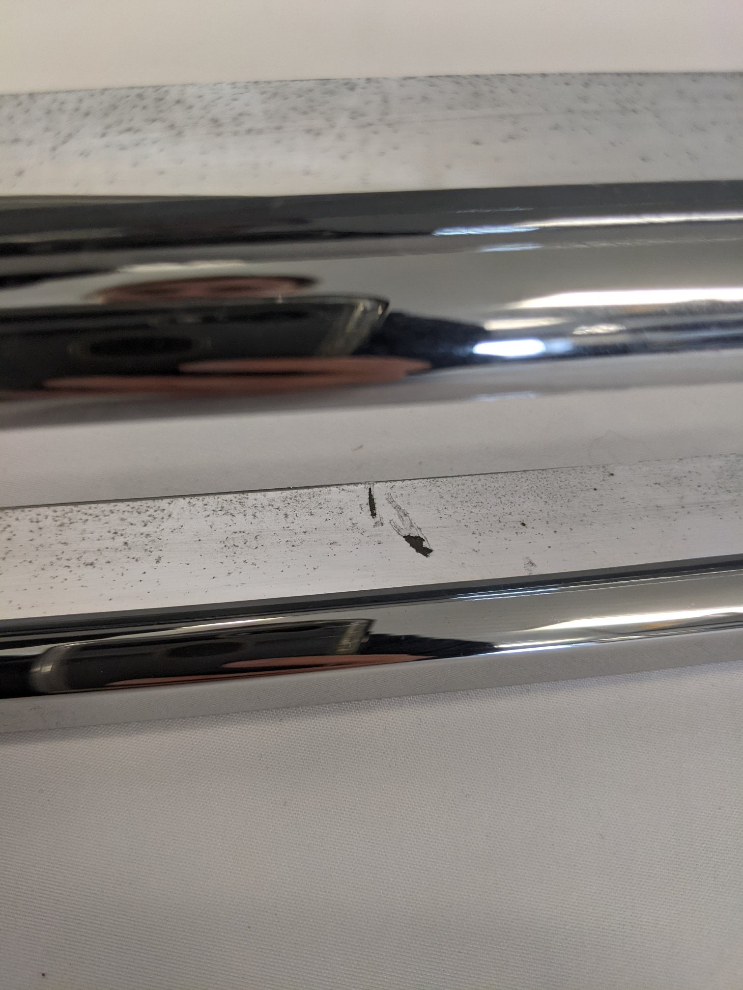 Damaged Freightliner OEM  M2 106 / 112 Chrome Plated Grille - P/N  17-14787-001 (6558257578070)