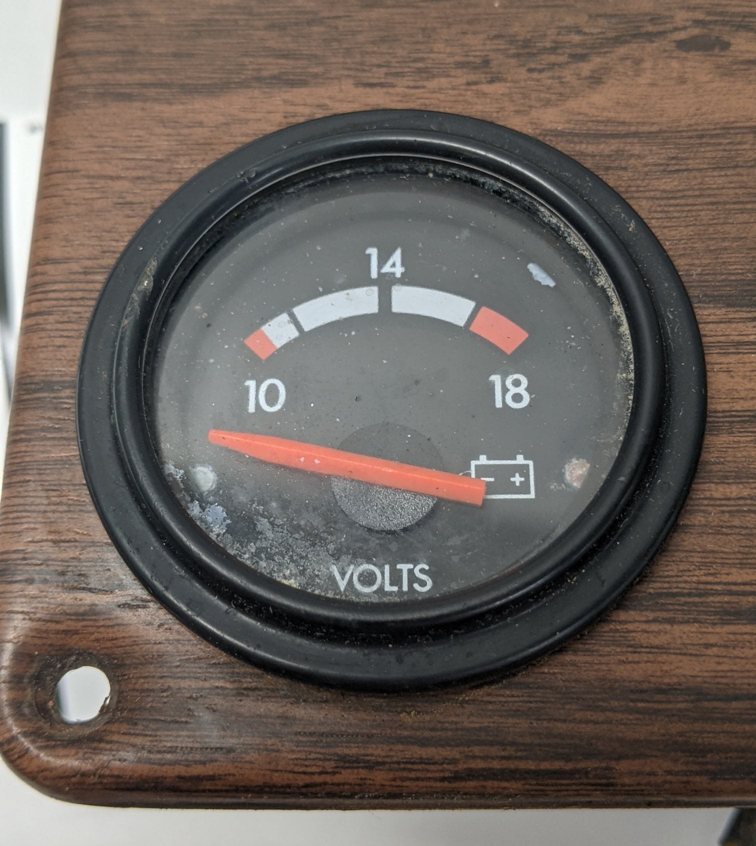 Damaged FTL FLD Classic Woodgrain Dash Panel w/ 4 Black Gauges -P/N 22-20982-002