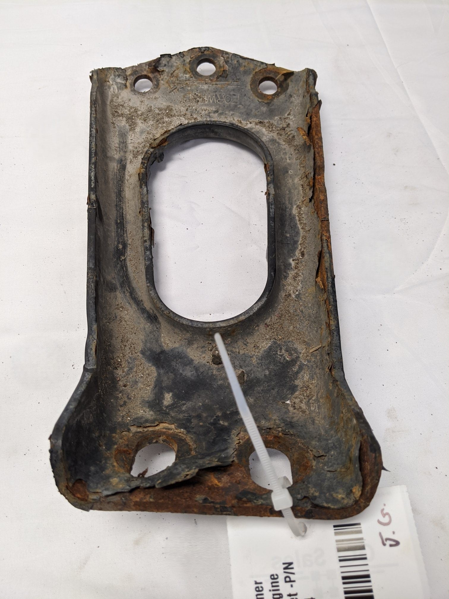 *Rusty* Freightliner Cascadia P3 LH Engine Crossmember Bracket -P/N 15-23711-004