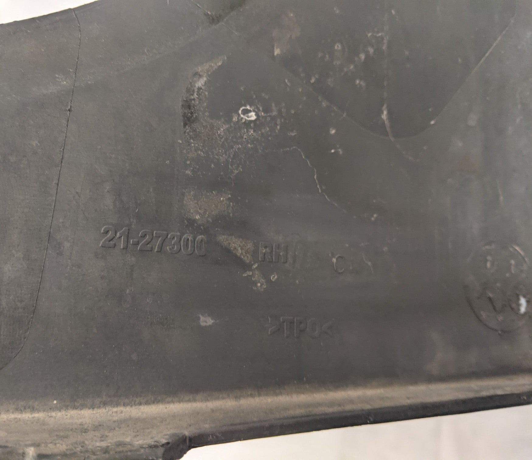 21-27300-005 - Freightliner Right Hand Gray Bumper End - Used