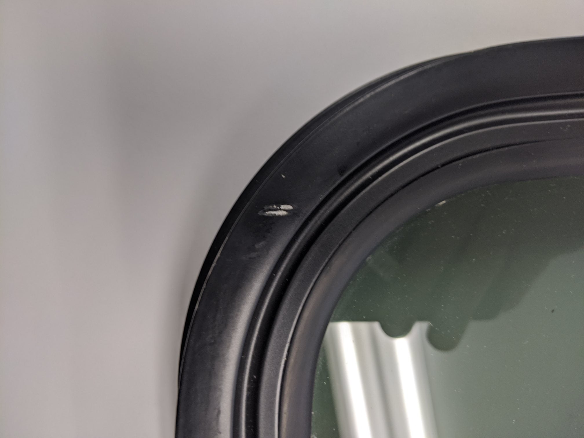 Freightliner Cascadia Side Sleeper Window w/ Retainer - P/N A18-63653-000 (3939768402006)