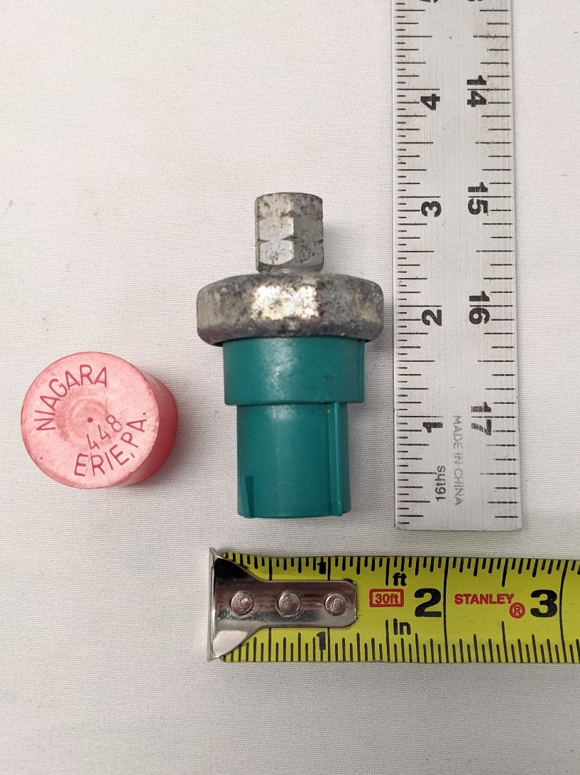 Used Freightliner High Pressure A/C On/Off Switch - PN 06-35209-000