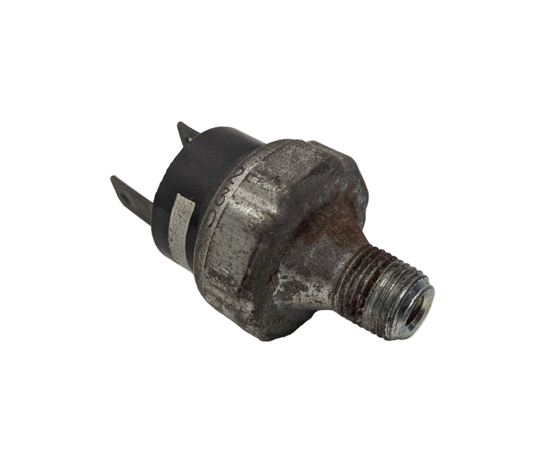 Used Freightliner Normally Closed Air Pressure Cut-Off Switch - P/N 5010A00003