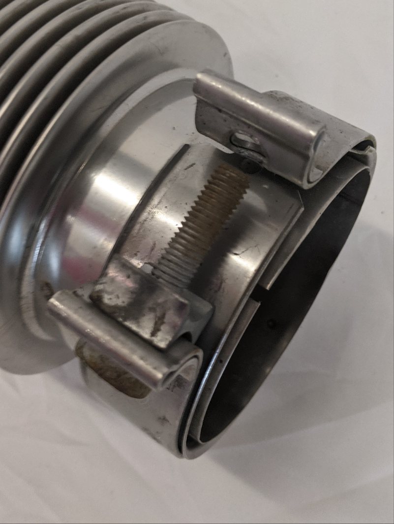 Used Freightliner 4 IN X18 IN ID / ID Flex Bellows Exhaust - P/N A04-25922-018