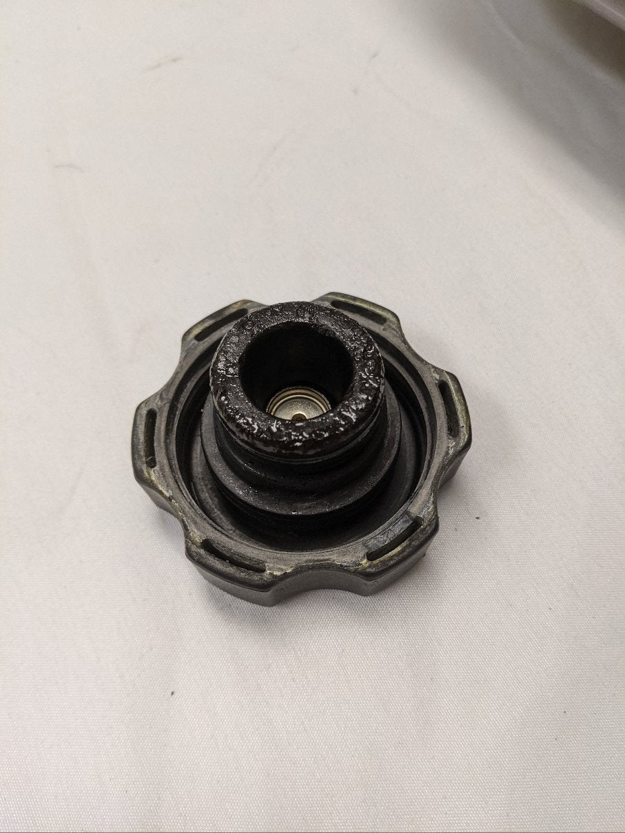 Freightliner Columbia Coolant Reservoir Surge Tank (05-23045-000)