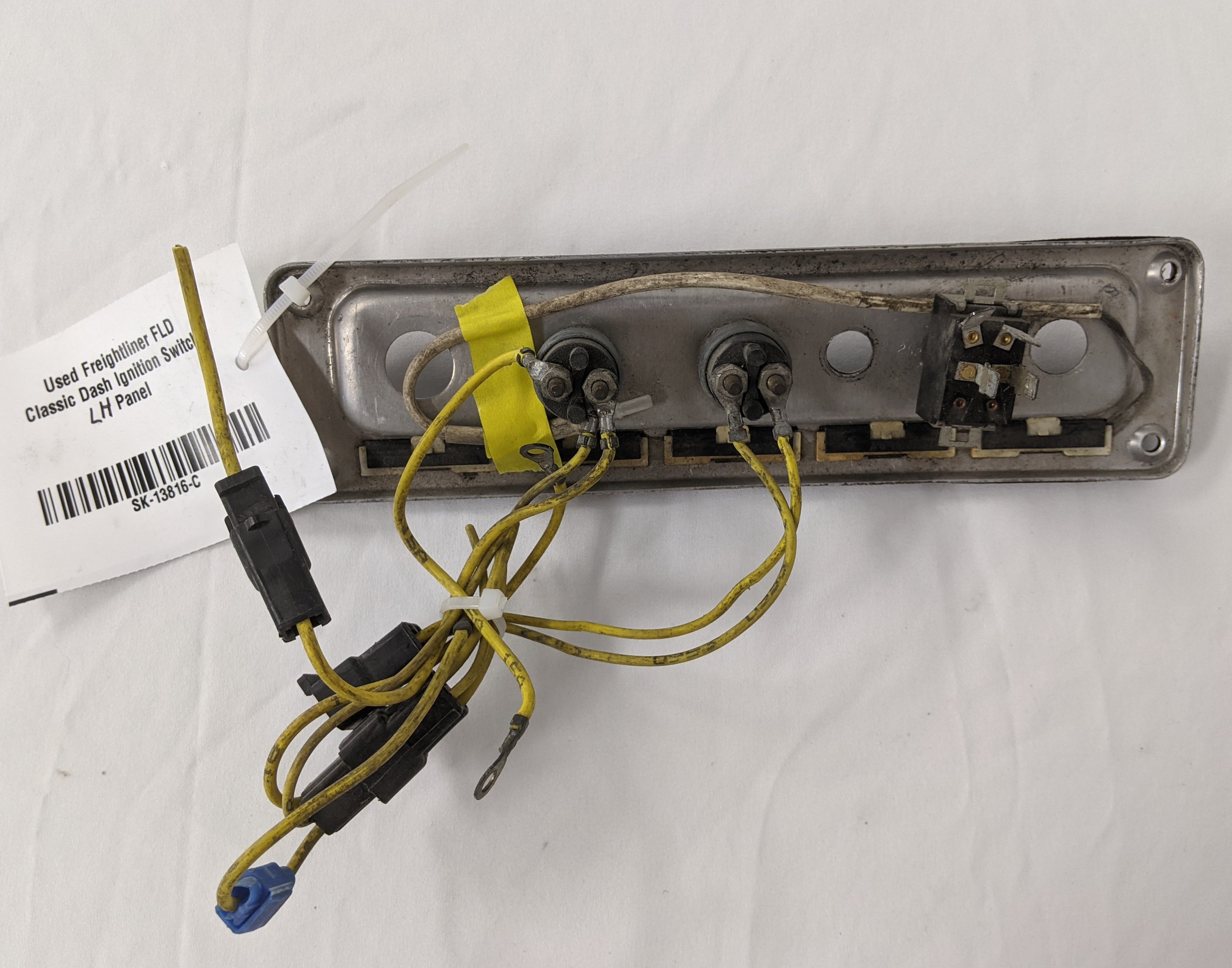 Used Freightliner FLD Classic Dash Ignition LH Switch Panel-  P/N 22-25265-009 (9997322649916)