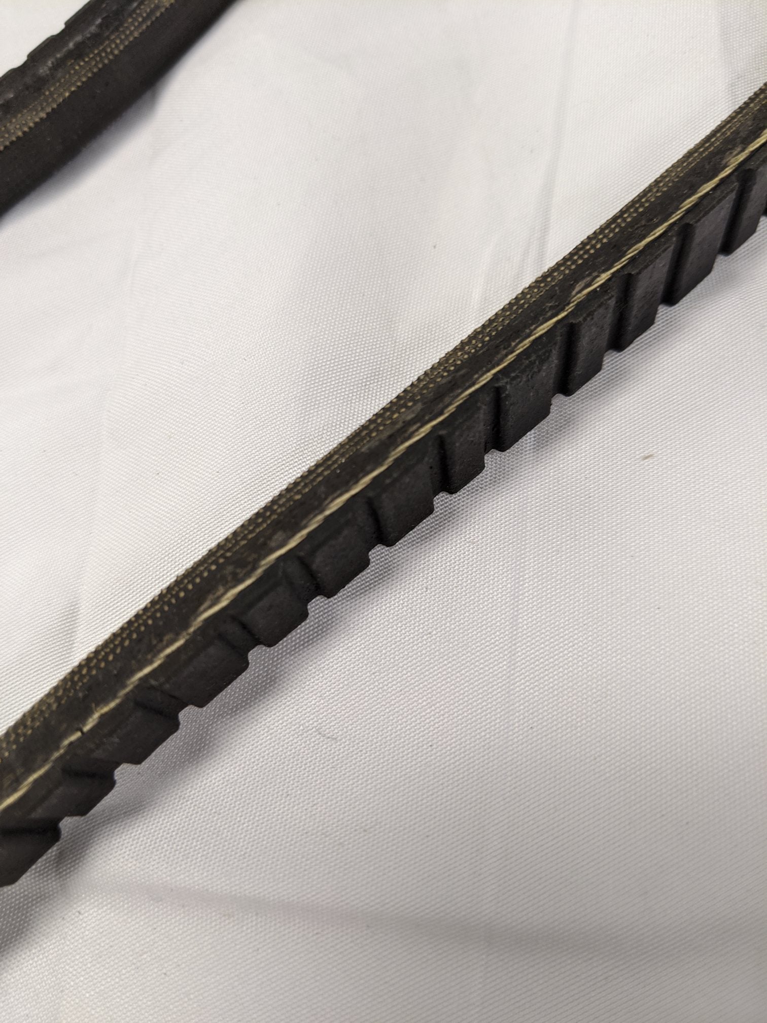 *Lot Of 3* Volvo Engine V-Belt - P/N V1091148