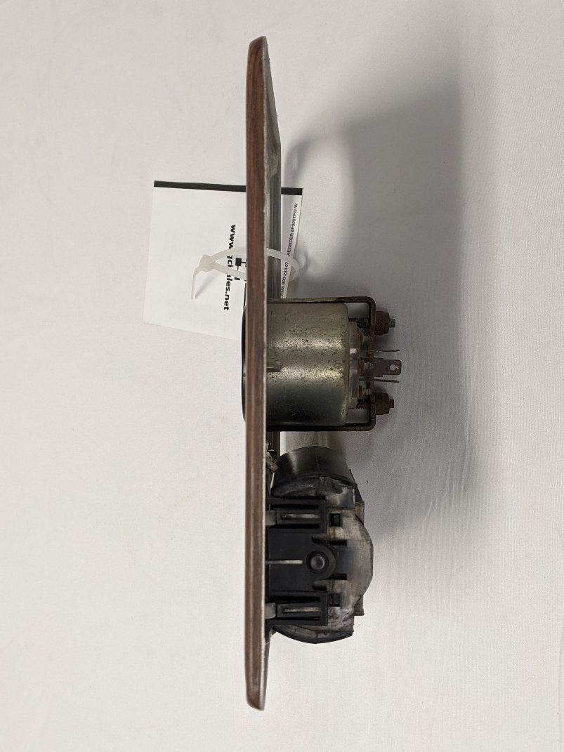 Damaged Freightliner FLD Classic WG Dash Panel w/ Gauge & Vent-P/N 22-32029-001