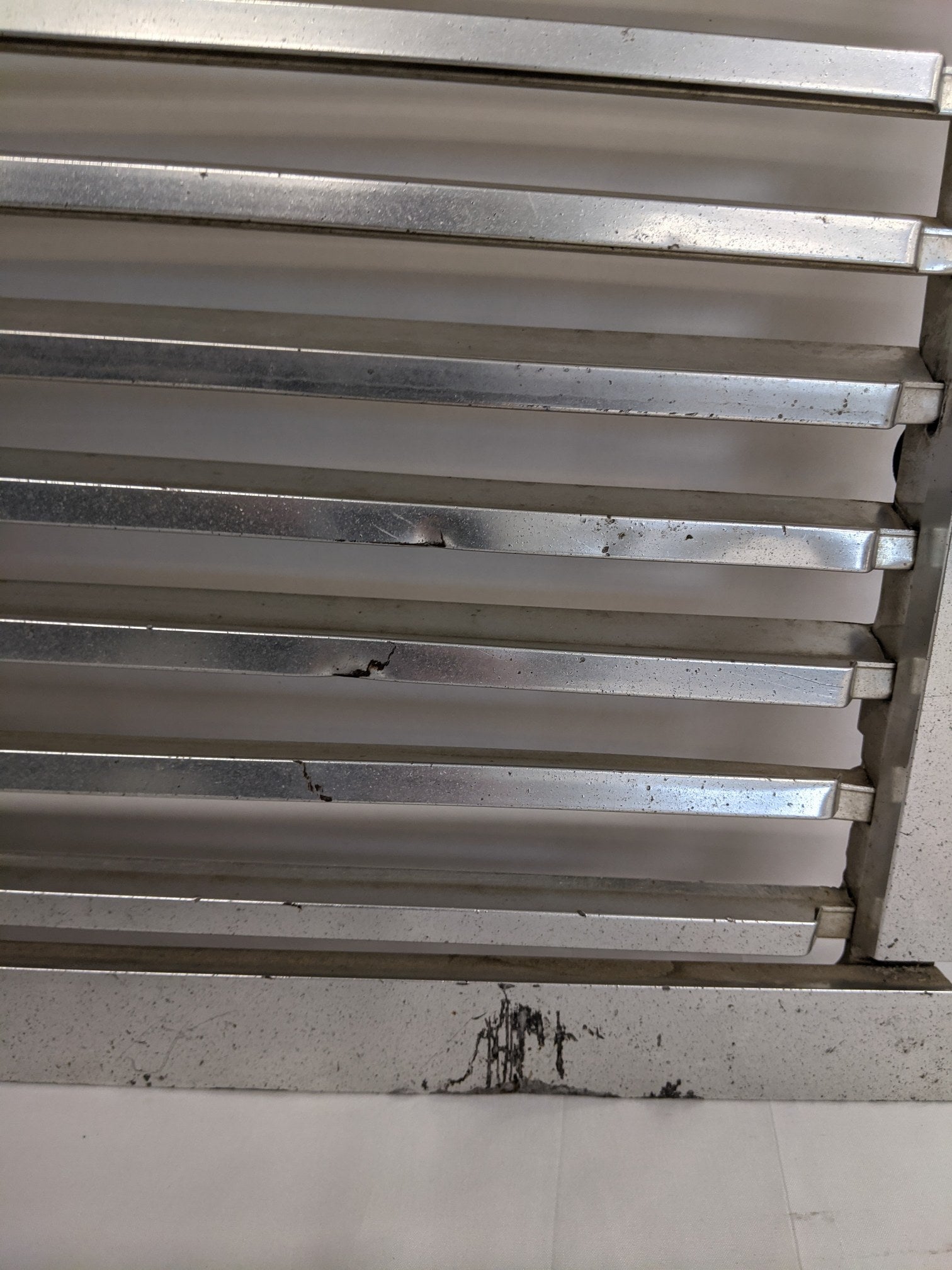 Used Freightliner FLD 120 Classic 'Old Style'  Grille - A17-12131-000 (9987248783676)