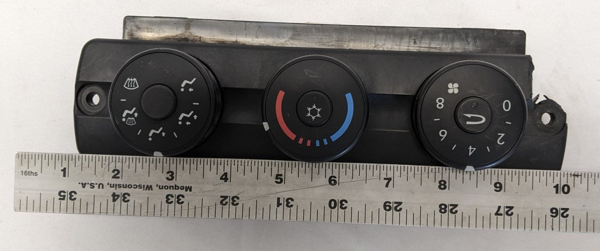 Damaged Freightliner Cascadia HVAC Control A22-60645-100 No Aux