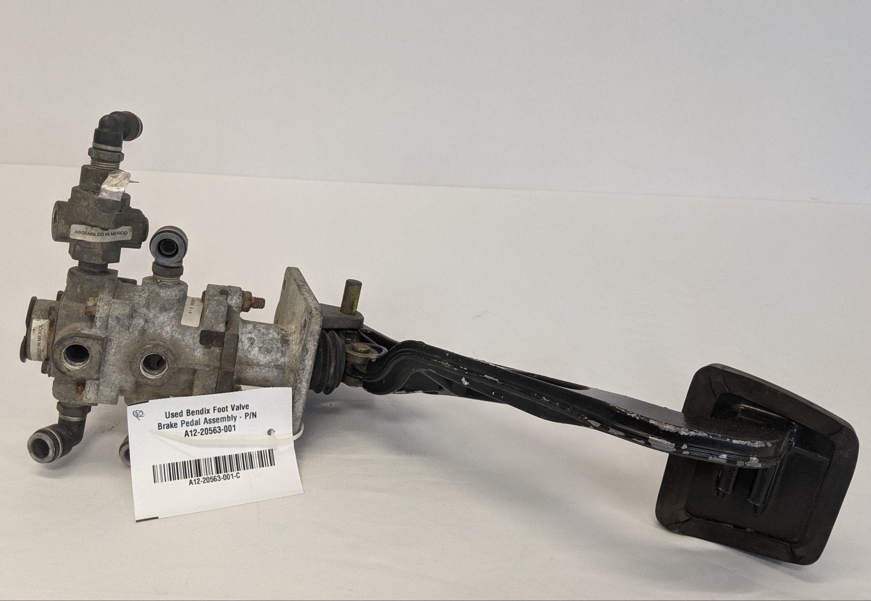 Used Bendix Foot Valve Brake Pedal Assembly - P/N A12-20563-001 (10114578874684)